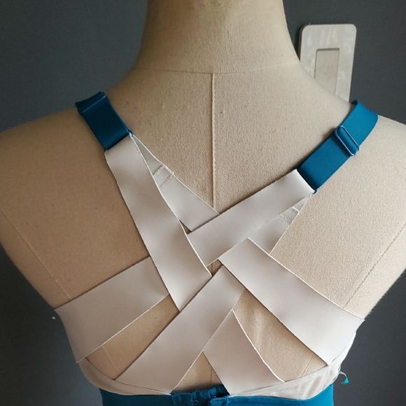 Brooks Drive Interlace Run Bra - Blue and White - Picture 5 of 8